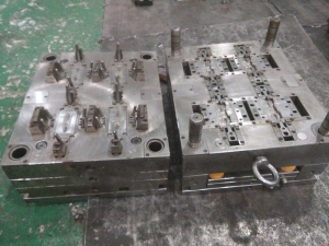 汽車配件雨刮塑膠模具，注塑模具制造，精密模具加工